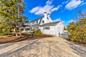 Newly-edited listing photos of homes and properties in FL.